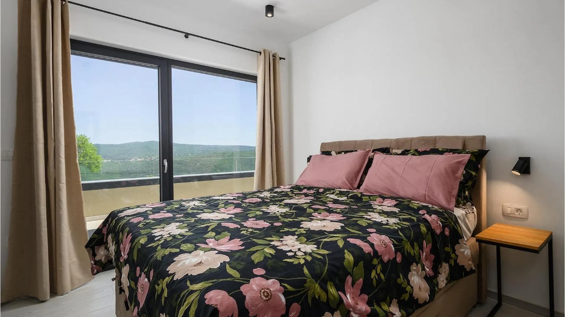 Villa De La Vie Rasa 0*,  Croatia